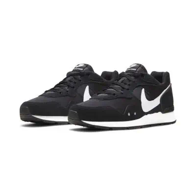 Nike noires sales