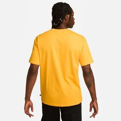 Nike t shirt uomo oro online