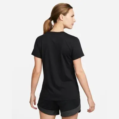 Tee shirt nike femme noir clearance