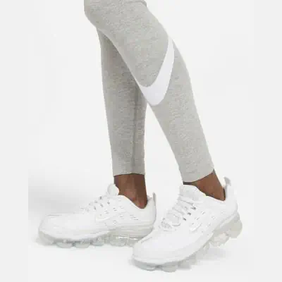 legging swoosh nike sportswear essential gris femme cz8530 063