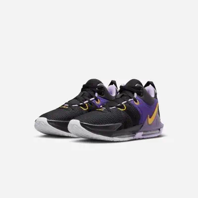 Zapatillas Baloncesto LeBron Witness 7 Negro y Morado Hombre EKINSPORT
