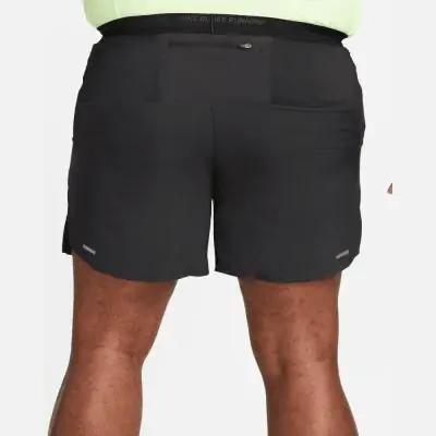 Short Nike Stride pour homme