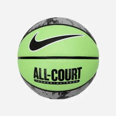 Nike accessories dominate 8p outlet