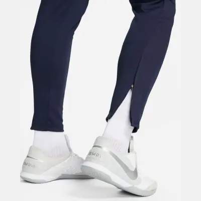 Pantalon de survetement Nike Academy 23 Knit pour Homme DR1666 451 Bleu Marine EKINSPORT