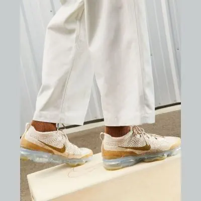 Nike Air Vapormax 2023 Flyknit Oro Scarpe da Uomo EKINSPORT