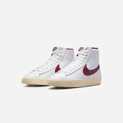 Chaussure Nike Blazer Mid 77 SE Blanc pour Femme EKINSPORT