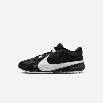 Chaussures de Basketball Freak 5 Noir Blanc pour Homme EKINSPORT