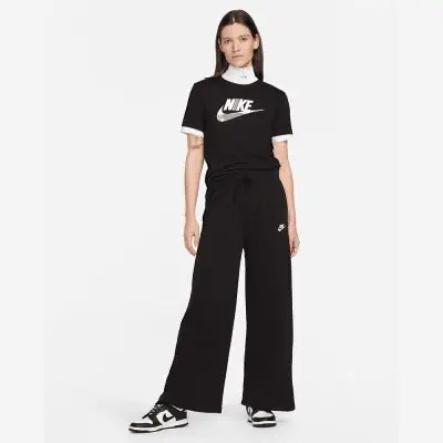 t shirt a logo nike sportswear essentials femme dx7906 010