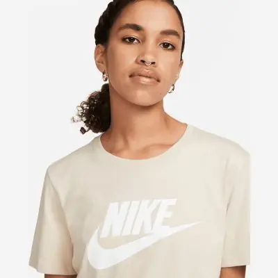 Nike Sportswear Essentials Women s Logo T Shirt EKINSPORT
