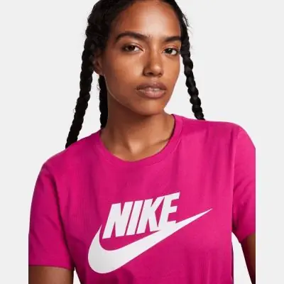 Nike Sportswear Essentials Women s Logo T Shirt EKINSPORT