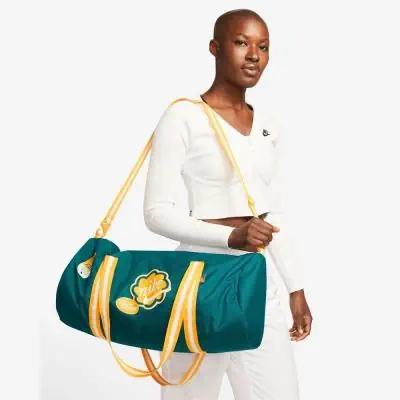 Nike sports shoulder bag discount