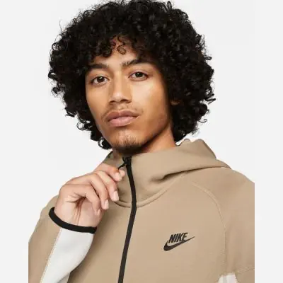 Nike tech fleece windrunner beige 2025