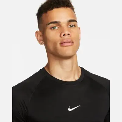 haut de fitness nike pro dri fit tight noir homme fb7932 010