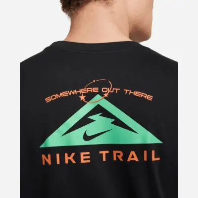Nike trail clothing shop
