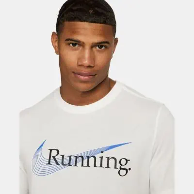 Camiseta Nike Dri Fit Running Blanco Hombre FJ2362 121 EKINSPORT