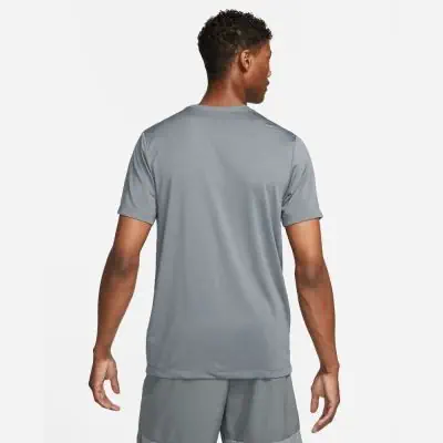 T shirt nike gris homme discount
