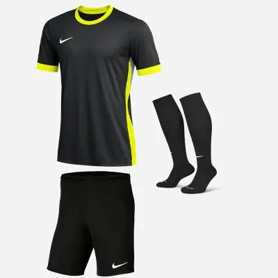 Pack Nike Strike IV (3 pièces) | Maillot + Short + Chaussettes de football |
