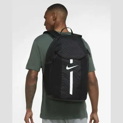 Pack Entrainement Nike Academy 21 maillot, short,chaussettes, polo, survetement, sac, parka