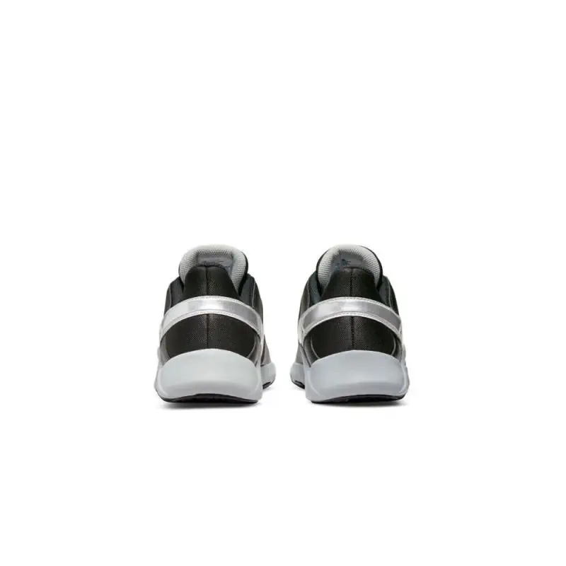 chaussures training nike legend essential 2 homme cq9356 008 chaussures training nike legend essential 2 homme cq9356 008