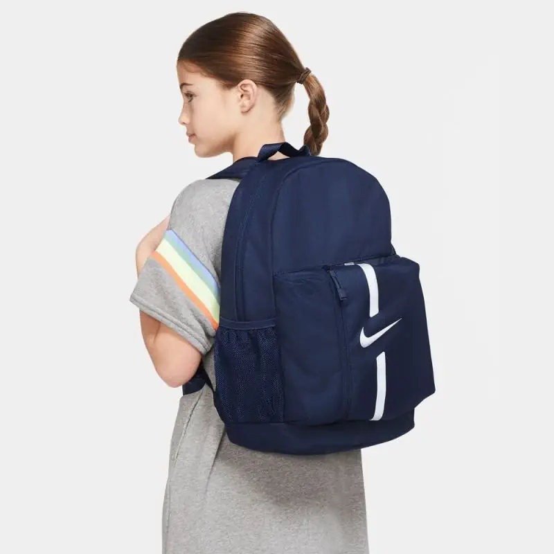 sac a dos nike academy team bleu marine pour enfant da2571 411 sac a dos nike academy team bleu marine pour enfant da2571 411