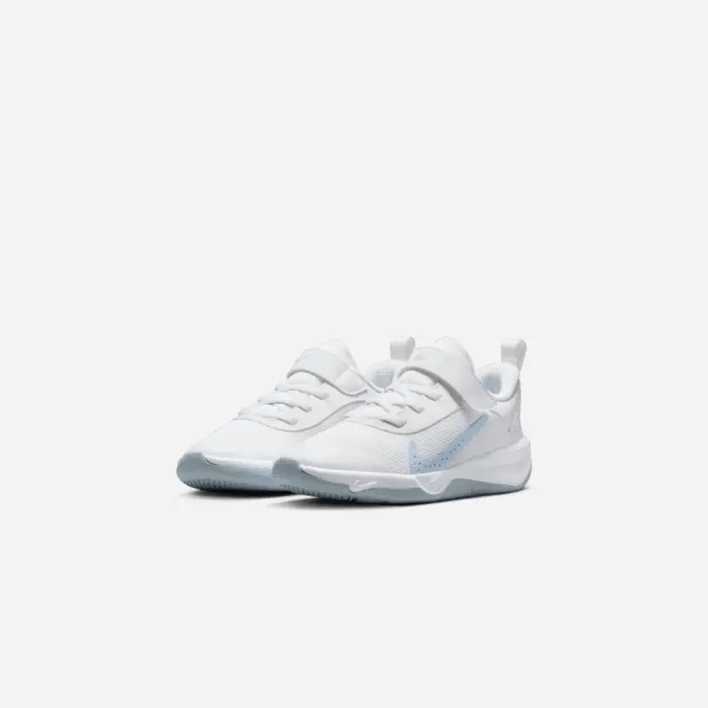 chaussures nike omni multi court blanc pour enfant dm9026 103 chaussures nike omni multi court blanc pour enfant dm9026 103