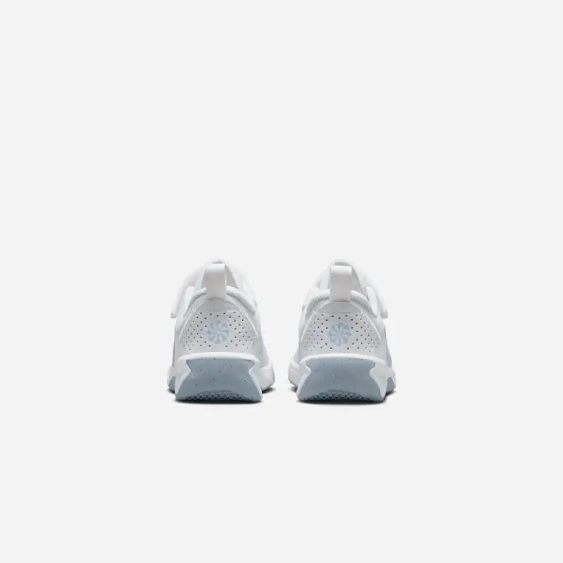 chaussures nike omni multi court blanc pour enfant dm9026 103 chaussures nike omni multi court blanc pour enfant dm9026 103