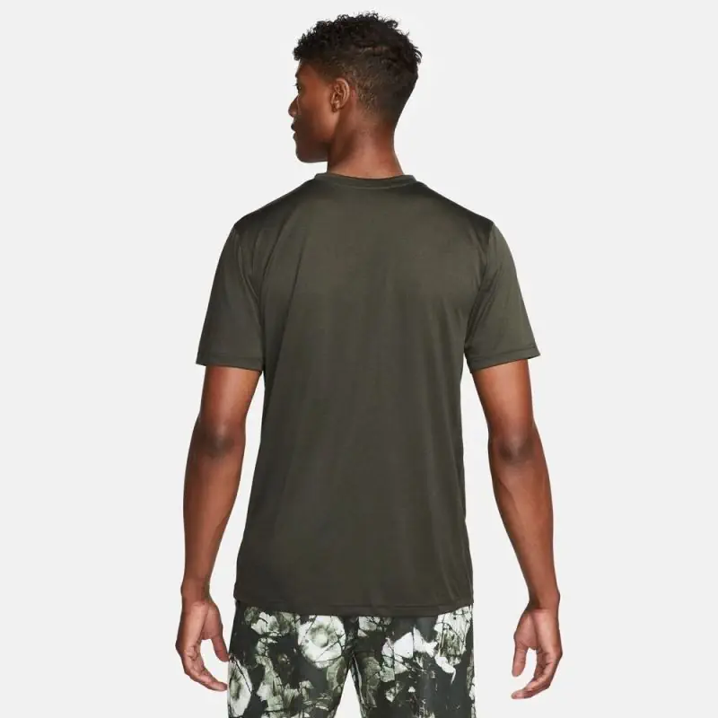 tshirt nike dri fit graphic training vert homme dr7549 355 tshirt nike dri fit graphic training vert homme dr7549 355
