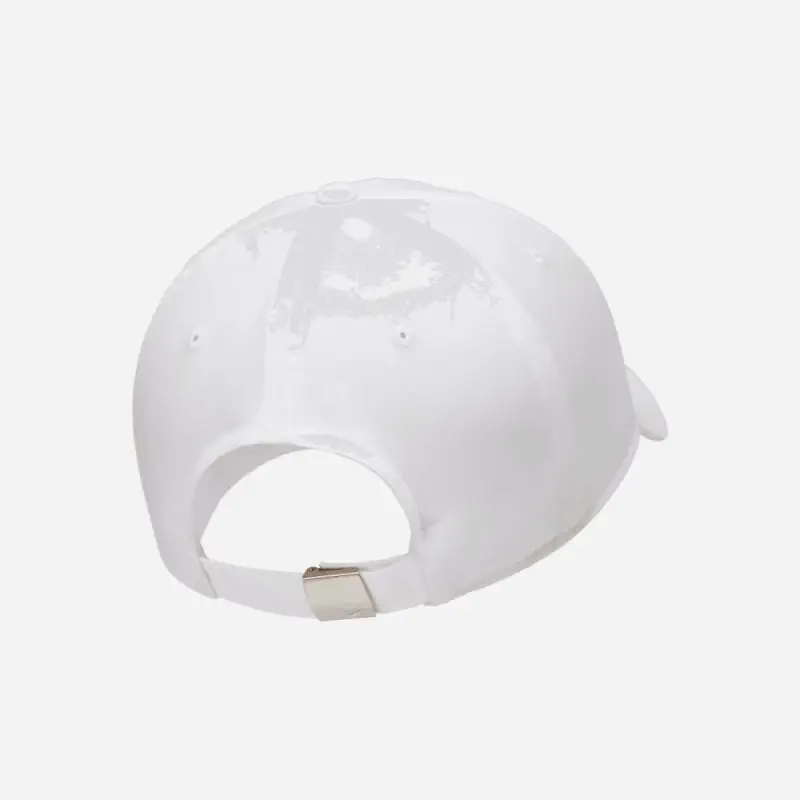 Casquette Nike Dri-Fit Club Unstructured Metal Swoosh Blanc FB5372-100 Casquette Nike Dri-Fit Club Unstructured Metal Swoosh Blanc FB5372-100
