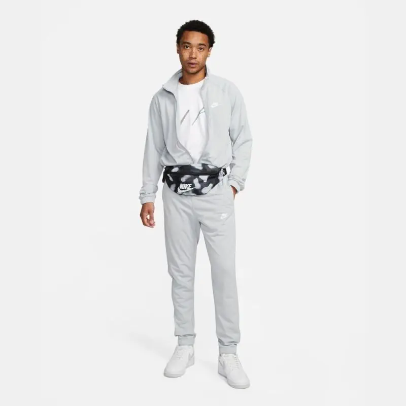 Ensemble de survêtement Nike Club Fleece Poly-Knit pour Homme - FB7351-077 Ensemble de survêtement Nike Club Fleece Poly-Knit pour Homme - FB7351-077