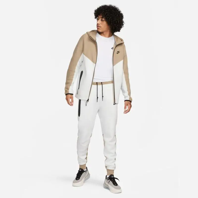 bas jogging nike tech fleece slim fit beige homme fb8002 121 bas jogging nike tech fleece slim fit beige homme fb8002 121
