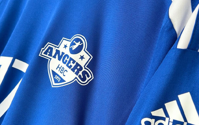 Zoom sur le logo du club de handball Angers HBC