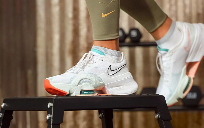 Zoom sur des chaussures de fitness femmes