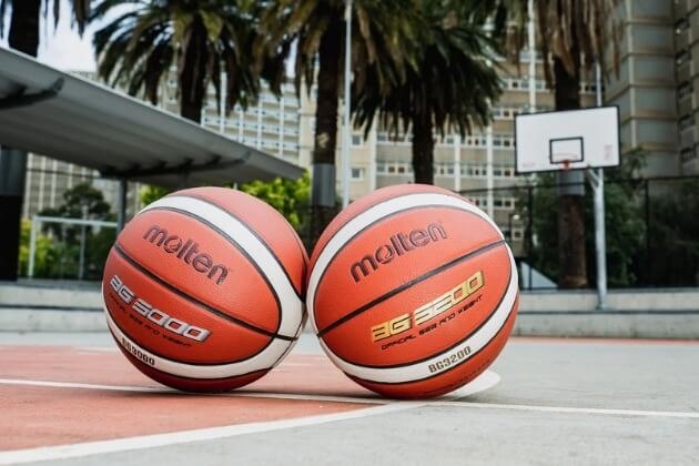 Equipements Molten de volley et basket