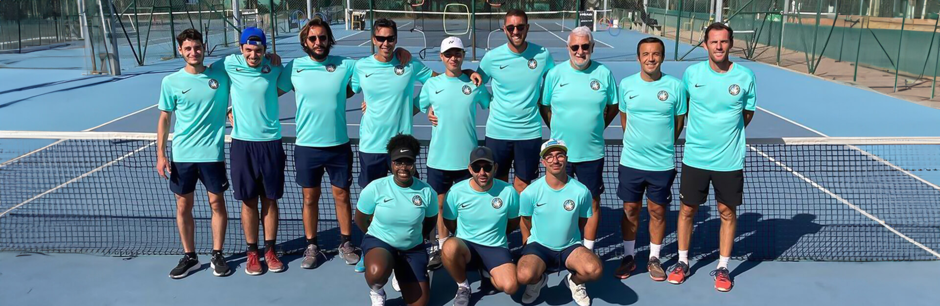 Equipements et tenues de tennis Nike pour votre club