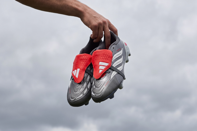 chaussures de football nike adidas